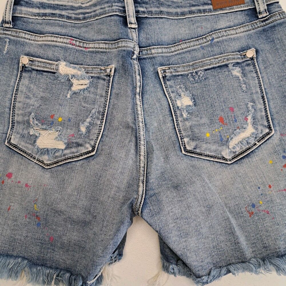 Judy Blue Women's Medium Mid Rise Rainbow Paint Splash Cutoff  Short - Picture 3 of 7